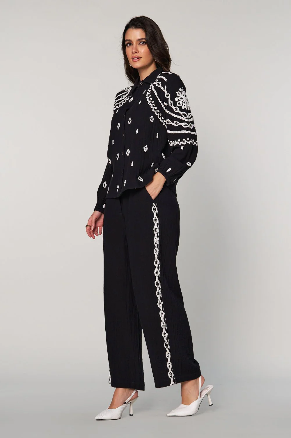 Sana Embroidered Pants - Image 4